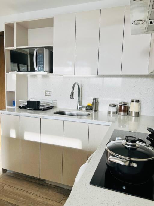 Apartamento 2 Habitaciones, Edificio Airali, Zona 10, Miradolo Guatemala City Exteriör bild