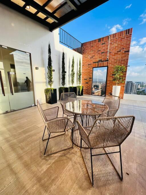 Apartamento 2 Habitaciones, Edificio Airali, Zona 10, Miradolo Guatemala City Exteriör bild